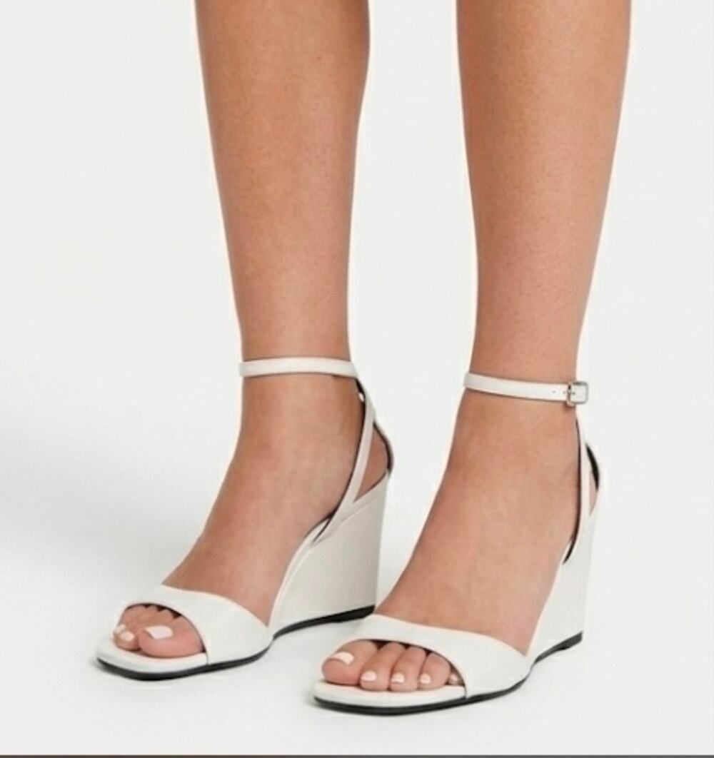 Dp. MSRP $55 NWB MADDEN GIRL LAINEYY WHITE ANKLE STRAP WEDGE SANDALS ♡SIZE 8.5♡